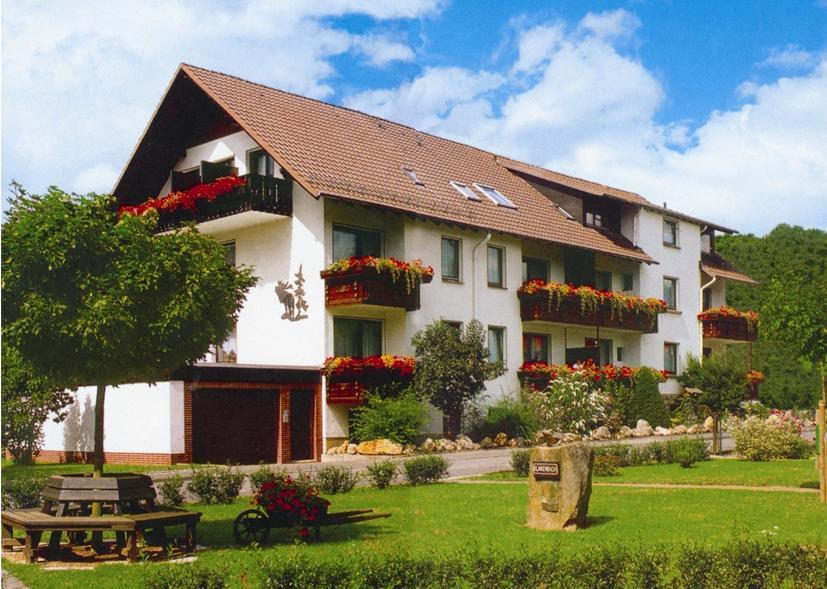 Dorf Gut Hotel Zur Warte Witzenhausen Exterior photo