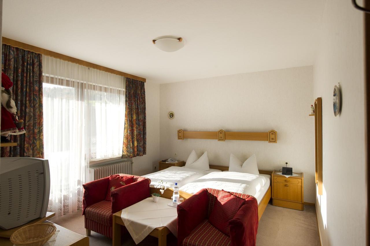 Dorf Gut Hotel Zur Warte Witzenhausen Exterior photo